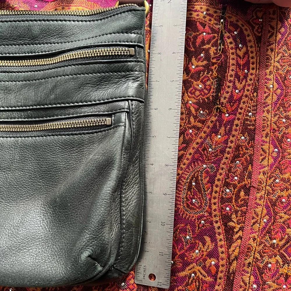 Fossil Black Leather Crossbody Bag with Brass Accents - Picture 4 of 11